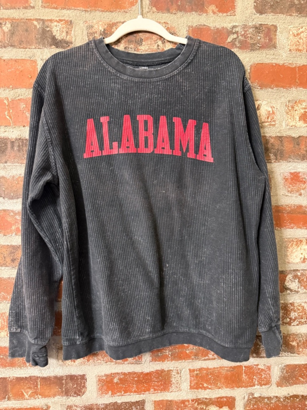 T87 - Ribbed Crewneck Sweatshirt with Alabama Chest Graphic - Black